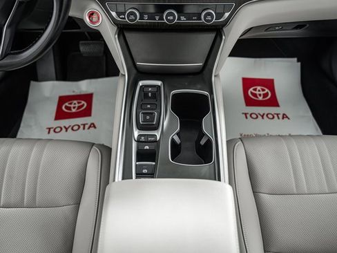 Used 2022 Honda Accord Touring image 27