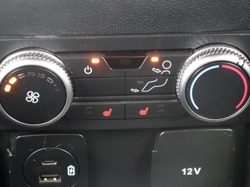 Used 2020 Ford Explorer XLT w/ Comfort Package image 23