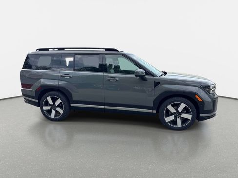 Used 2024 Hyundai Santa Fe Limited AWD/4WD image 2