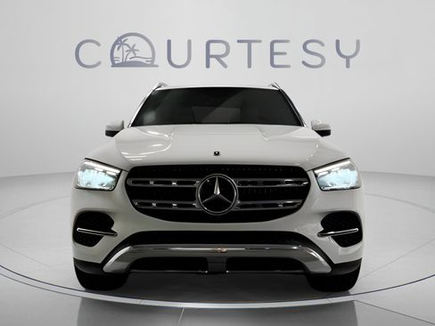 Certified 2025 Mercedes-Benz GLE 450 4MATIC image 9