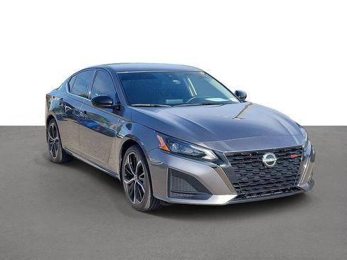 Certified 2024 Nissan Altima 2.5 SR FWD image 2