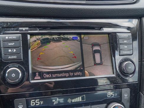 Used 2018 Nissan Rogue SV w/ Premium Package image 14