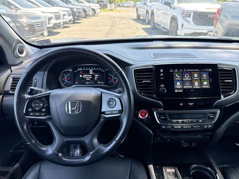 Used 2019 Honda Pilot Touring image 16
