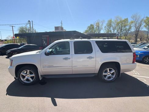 Used 2013 Chevrolet Suburban LTZ image 4