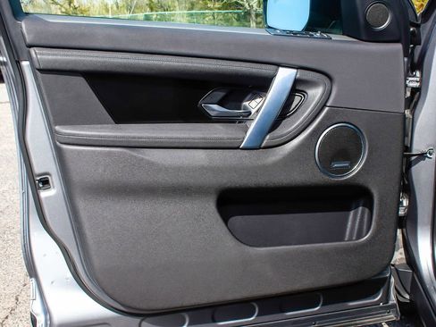 Used 2021 Land Rover Discovery Sport S image 8