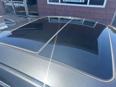 Used 2016 Chevrolet Malibu LT w/ Leather Package FWD image 9