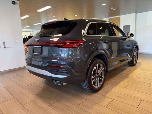 Certified 2025 Audi Q5 Premium w/ Convenience Package image 4