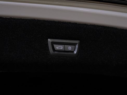 Used 2023 BMW 740i w/ Parking Assistance Package RWD image 53