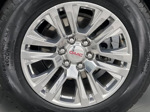 Used 2025 GMC Yukon Denali image 68