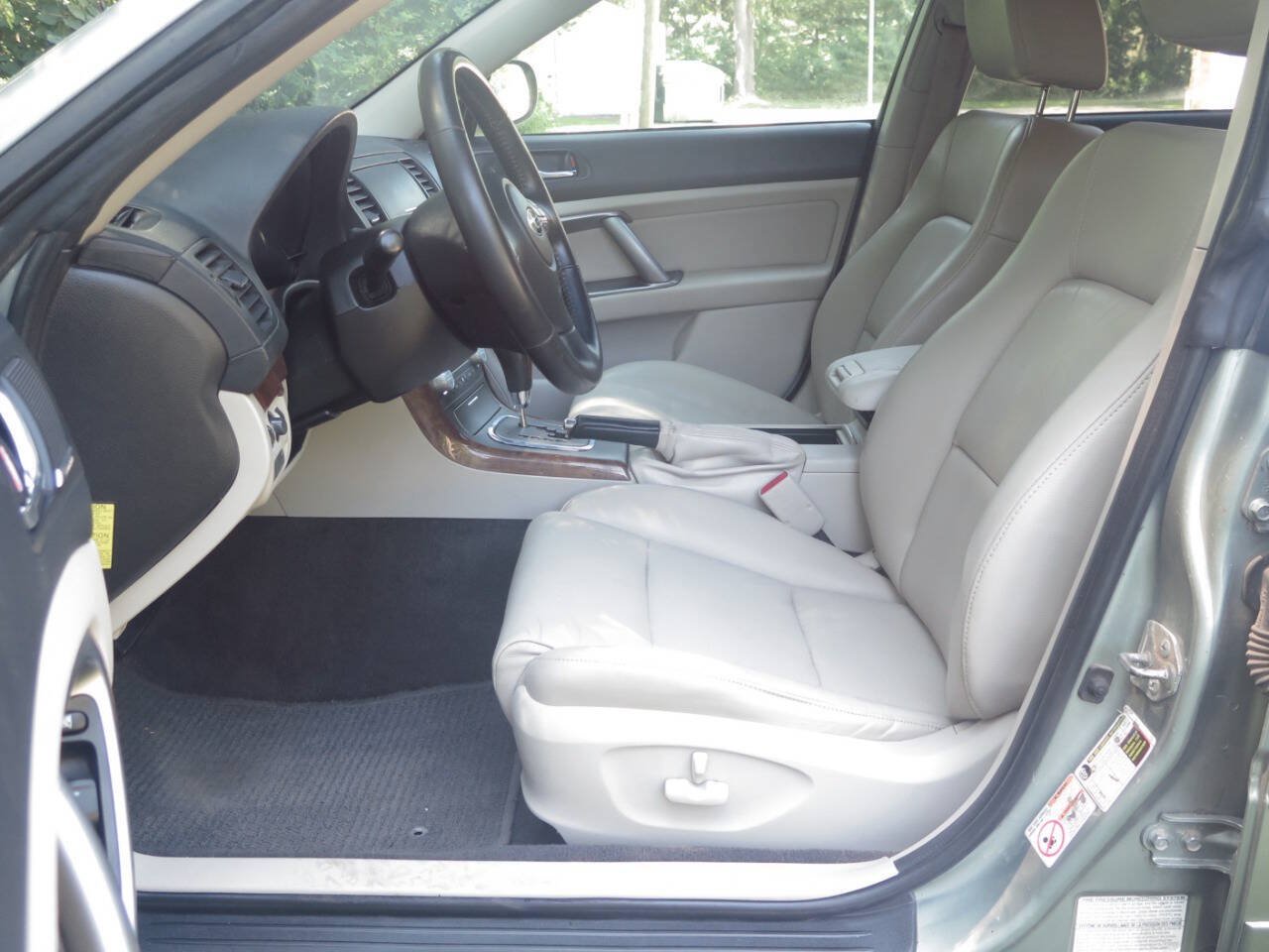 Used 2009 Subaru Outback 2.5i Limited AWD/4WD image 8