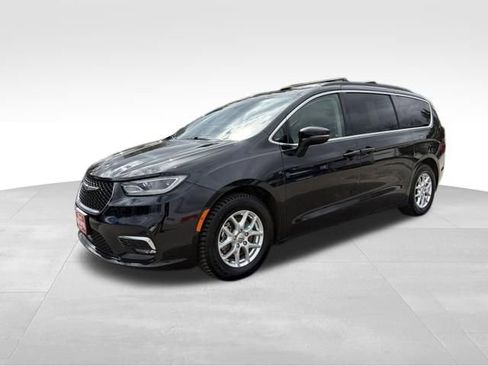 Used 2022 Chrysler Pacifica Touring-L FWD image 7