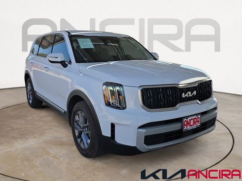 Certified 2025 Kia Telluride LX image 1