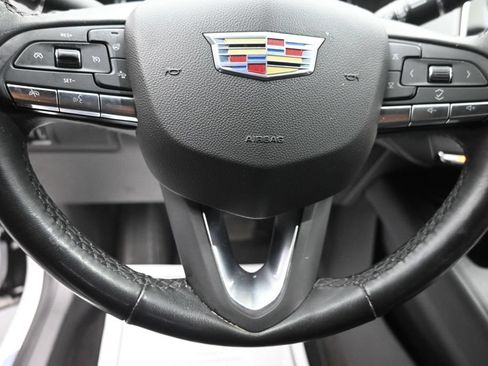 Used 2022 Cadillac XT4 Luxury w/ Cold Weather Package AWD/4WD image 19