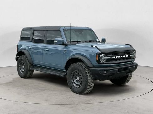Certified 2025 Ford Bronco Outer Banks w/ Sasquatch Package AWD/4WD image 7