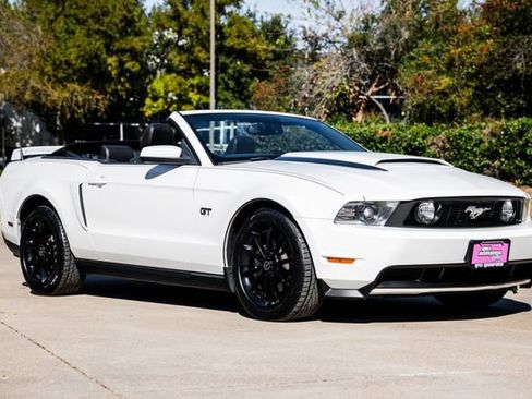Used 2010 Ford Mustang GT Premium image 7
