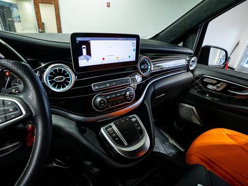 Used 2021 Mercedes-Benz Metris Passenger image 48