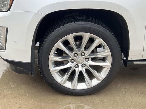 Used 2018 Cadillac Escalade ESV Premium Luxury image 10