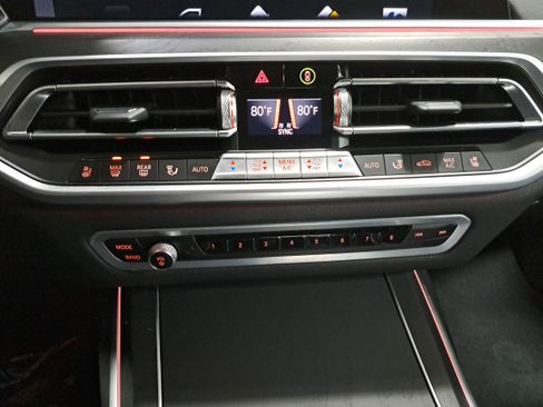 Used 2022 BMW X7 xDrive40i w/ Executive Package image 23