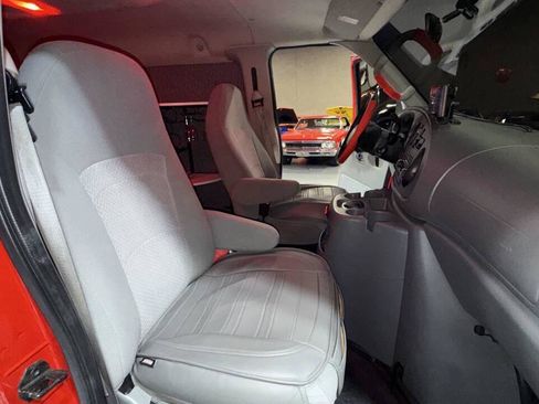 Used 2006 Ford E-350 and Econoline 350 Super Duty image 28