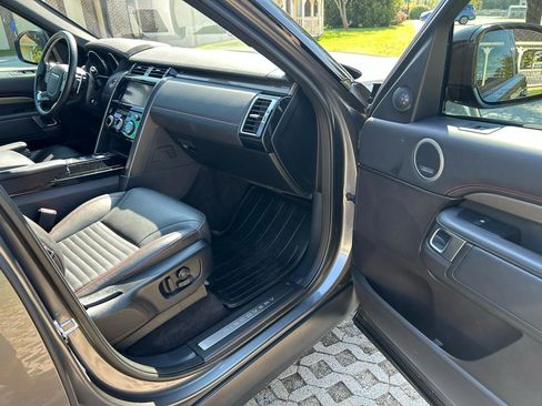 Used 2017 Land Rover Discovery HSE Luxury image 14