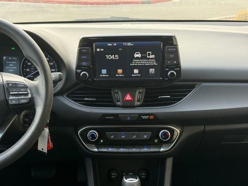Used 2019 Hyundai Elantra GT FWD image 13