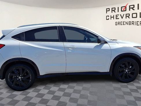 Used 2022 Honda HR-V Sport image 9