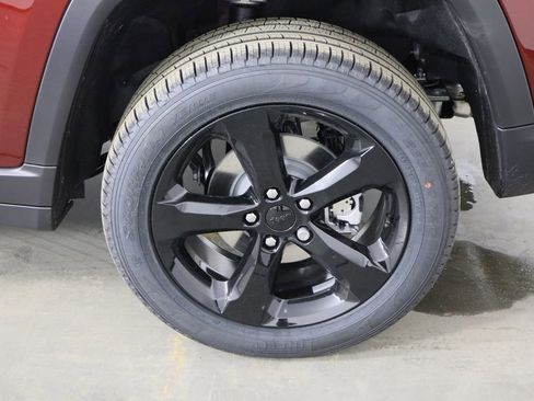 New 2025 Jeep Grand Cherokee Limited image 46