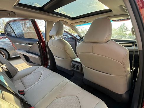 Used 2018 Toyota Camry XSE image 10