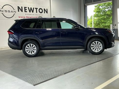 Used 2024 Toyota Grand Highlander AWD image 28