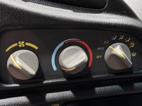 Used 1993 Chevrolet Camaro Z28 RWD image 42