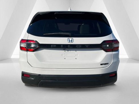 Used 2023 Honda Pilot LX image 5