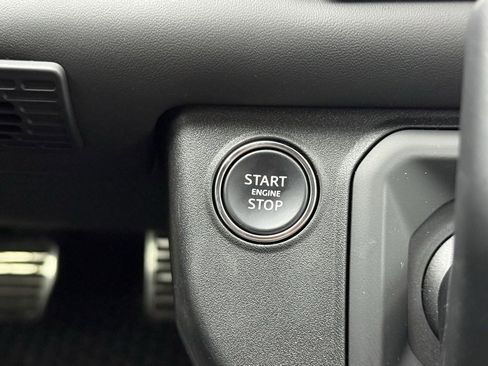 Certified 2025 Land Rover Defender 130 V8 image 28