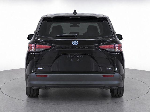 Used 2025 Toyota Sienna LE FWD image 12