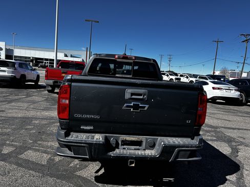 Used 2017 Chevrolet Colorado LT w/ LT Convenience Package image 4