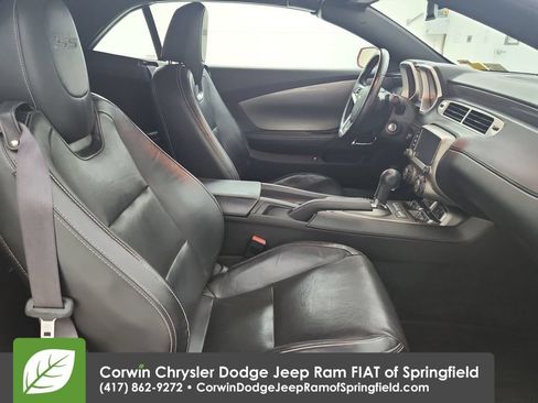 Used 2013 Chevrolet Camaro SS RWD image 31