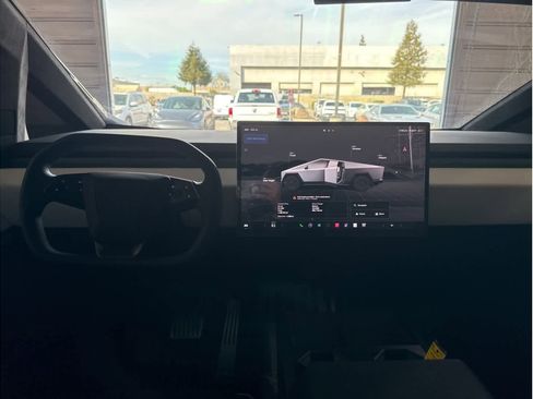 Used 2024 Tesla Cybertruck AWD Crew Cab image 16