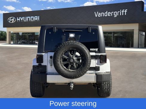 Used 2018 Jeep Wrangler Unlimited Sahara w/ Max Tow Package image 11