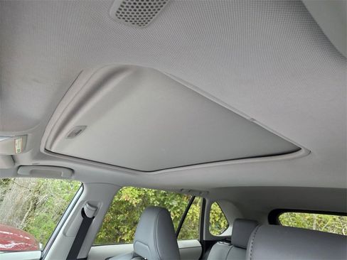 Used 2024 Toyota RAV4 XLE Premium image 9