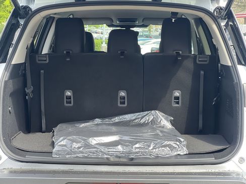 New 2026 Nissan Pathfinder SL image 22