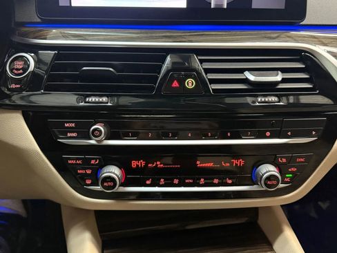Used 2021 BMW 530i w/ Convenience Package RWD image 32