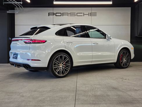 Certified 2023 Porsche Cayenne Turbo image 6