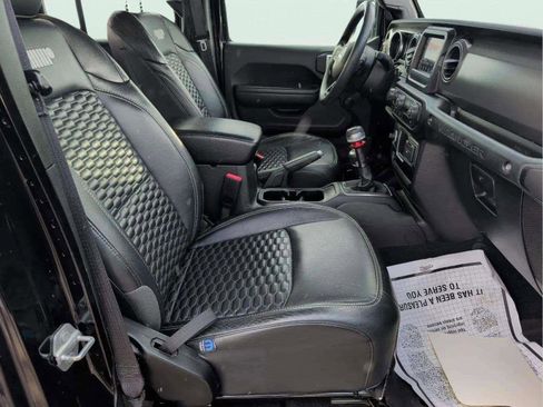 Used 2022 Jeep Wrangler Unlimited Sport image 19