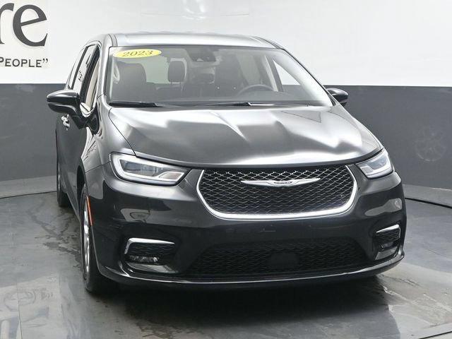 Used 2023 Chrysler Pacifica Touring-L FWD image 55