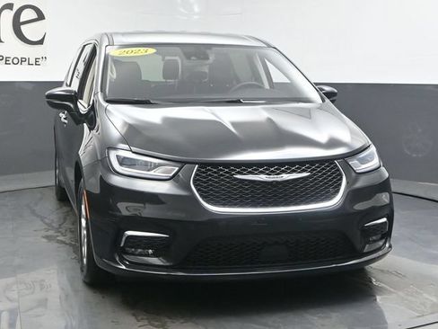 Used 2023 Chrysler Pacifica Touring-L FWD image 55
