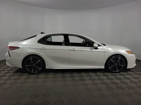 Used 2020 Toyota Camry XSE image 10