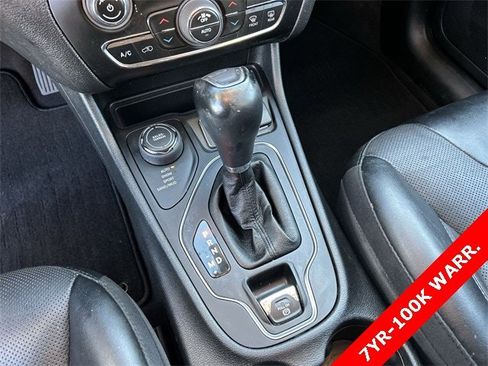 Certified 2022 Jeep Cherokee Latitude Lux w/ Sun & Sound Group image 22