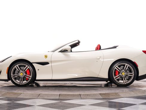 Used 2020 Ferrari Portofino image 6