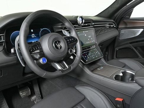 New 2025 Maserati Grecale Folgore image 4