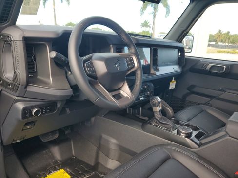 New 2025 Ford Bronco Badlands image 9