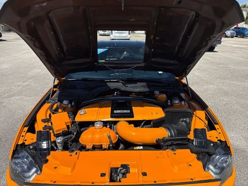 Used 2018 Ford Mustang GT Premium w/ Black Accent Package RWD image 31